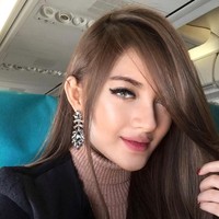 Dikaruniai rambut panjang, hidung mancung serta kulit putih bersih, Tanaya Alyssia bak boneka Barbie. (Foto: Instagram)