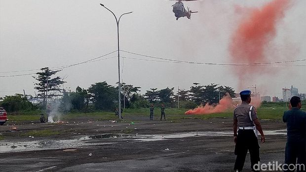 Matangkan Persiapan, Polisi-TNI Simulasi Bentrok Pilkada di Sulsel