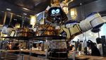 Seru! Makan Shabu-Shabu di Restoran Ini Dilayani Oleh Pelayan Robot