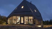 Borren Staalenhoef Architecten BV bna menciptakan rumah kayu yang menakjubkan ini di pulau terpencil Belanda, Vlieland. Inhabitat/Istimewa.
