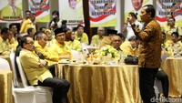 Wakil Ketua KPK Saut Situmorang hadir dalam rapat konsultasi Partai Golkar.