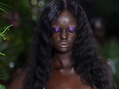 Curhat Model yang Bawa Makeup Sendiri untuk Foto karena Kulit Sangat Gelap