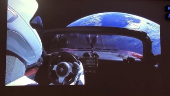 Tim ilmuwan dari Universitas Toronto mengatakan bahwa Roadster dan Starman akan jatuh ke Bumi dalam satu juta tahun ke depan, dengan kemungkinan 6%. (Foto: NASA)