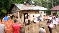Rumah Rahma dibedah oleh pihak kepolisian.