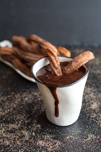 Tak Hanya Dibalut Gula, Churros Kini Tampil dalam Aneka Rasa dan Bentuk