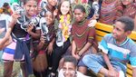 Foto: Chelsea Islan dan Senyum Anak-anak Papua