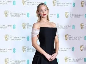 Foto: Penampilan Seleb Bergaun Hitam Terbaik dan Terburuk di BAFTA 2018