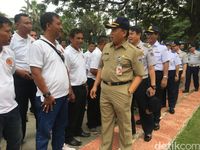 Sopir angkot Jakarta diberangkatkan ke Tegal, Jawa Tengah, untuk mengikuti pelatihan berkendara.