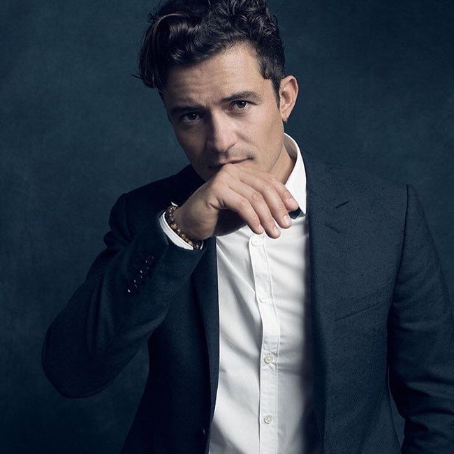 Orlando Bloom diketahui punya masalah dalam menjaga kebersihan tubuhnya. Sumber mengatakan bahwa saat masih bersama Miranda Kerr, sang model harus memohon agar Orlando melepas baju yang telah dipakainya selama satu minggu, lebih sering mandi, dan berhenti tidur bersama anjing peliharaannya di tempat tidur. Foto: Instagram