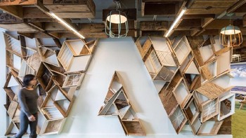 Kami telah menciptakan berbagai area komunitas dan ruang kerja alternatif yang memberi karyawan kami kemampuan untuk memilih di mana dan bagaimana bekerja, dan memberi kesempatan untuk bertemu dan berkolaborasi dengan cara baru, tutup Francom. (Foto: Emily Hagopian/Business Insider)