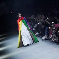 Cara Delevingne sempat mengumumkan bahwa dirinya hengkang dari modeling, dunia yang telah membesarkan namanya. Namun, Cara tampaknya belum bisa sepenuhnya meninggalkan karier lamanya. (Foto: AFP PHOTO / Ben STANSALL)