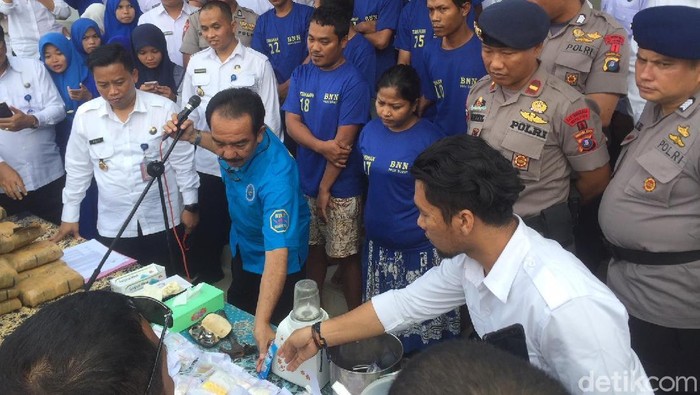 Produksi Ekstasi dari Bedak Gatal, Pasutri di Medan Diciduk Polisi