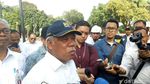 Ekspresi Menteri Basuki Saat Lihat Kerusakan GBK