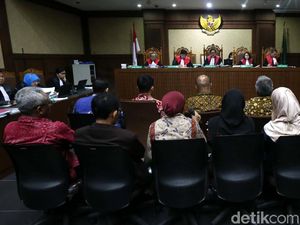Jaksa Tanya Politikus PDI: Pernah Terima Ransel Isi CD di Rumah?