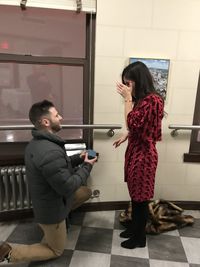 Wanita Ini Nekat Ajak Kencan Pria Tampan di Twitter, Kisahnya Berakhir Manis