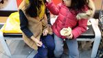 Lihat Nih Aksi Zoe, Anak Artika Sari Devi dan Baim Saat Makan