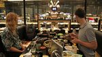 Seru! Makan Shabu-Shabu di Restoran Ini Dilayani Oleh Pelayan Robot