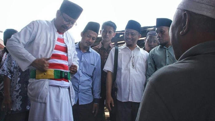 Datangi Pasar Blega, Gus Ipul Komitmen Revitalisasi Pasar Rakyat