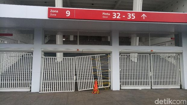 Tinjau GBK, Menteri Basuki: Ini Dibangun Pakai Pajak Kok Dirusak?
