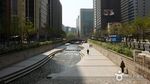 Cantiknya Sungai Cheonggyecheon yang Ingin Ditiru di Kali Besar