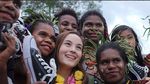 Foto: Chelsea Islan dan Senyum Anak-anak Papua