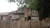 Penampakan rumah Rahma sebelum dibedah. 