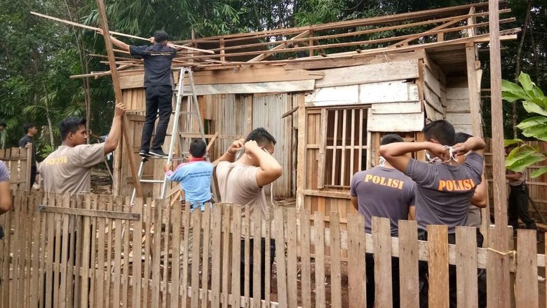 Mulai Dibedah, Rumah Kayu Rahma Bocah Tangguh Segera Berganti Rupa Mulai Dibedah, Rumah Kayu Rahma Bocah Tangguh Segera Berganti Rupa