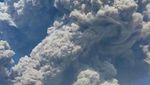 Penampakan Erupsi 5 Km Gunung Sinabung