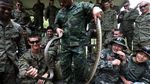 Potret Latihan Ekstrem Militer AS-Thailand Taklukkan Ular Kobra