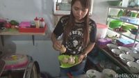 Bukan Hanya Daging Cincang, Bakso dari Jombang Ini Isinya Durian!
