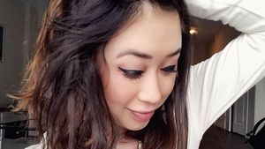 Mirip Anna Frozen, Para Wanita Cantik Ini Punya Poliosis di Rambut