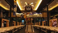 Tidak hanya robot pria saja, di Hajime Robot Restaurant juga memiliki robot wanita. Robot ini juga bisa menyanyi. Keren ya? Foto: Istimewa