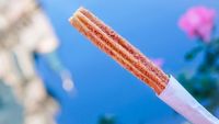 Tak Hanya Dibalut Gula, Churros Kini Tampil dalam Aneka Rasa dan Bentuk
