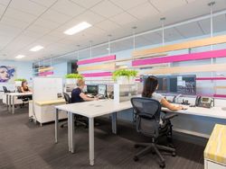 Menjelajahi Kantor Adobe yang Keren dan Bikin Iri