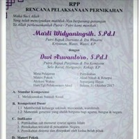 Ketika dua orang guru menikah, seperti inilah bentuk undangannya. Foto undangan pernikahan sepasang guru ini viral setelah diunggah akun media sosial Sekolah Indonesia.ID. Undangan pernikahan tersebut dibuat dengan konsep pendidikan. Dalam undangan tersebut bertuliskan RPP (Rencana Pelaksanaan Pernikahan). Pada undangan itu ditulis juga hal-hal berbau pendidikan mulai dari Standar Kompetensi, Kompetensi Dasar, Indikator, Materi Pokok,Tujuan Pernikahan, Media hingga Sumber Pernikahan. Foto: Dok. Sekolah Indonesia.ID