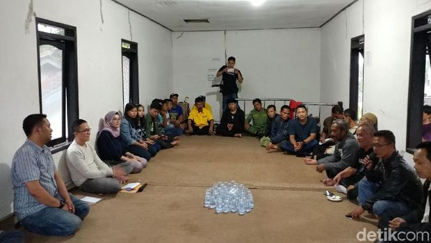 Kampanye di Depan Rumah, Ruli Cerita Buyutnya yang Pahlawan