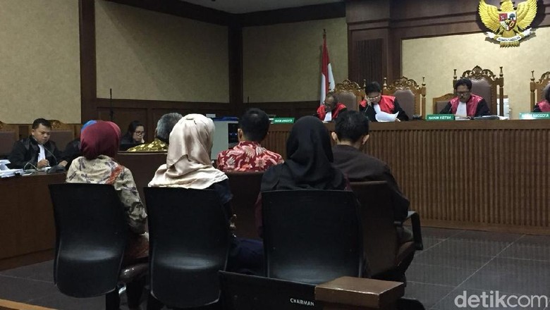 Jaksa Ungkap Duit Negara untuk Bayar Utang Konsorsium e-KTP Jaksa Ungkap Duit Negara untuk Bayar Utang Konsorsium e-KTP
