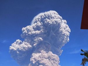 Abu Vulkanik Sinabung Meluas ke Aceh, Warga Diimbau Waspada