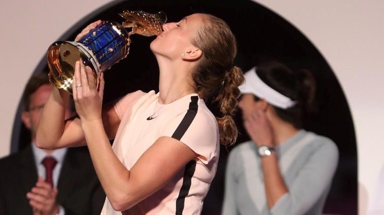 Kvitova Juara Usai Kalahkan Muguruza dalam Tiga Set Kvitova Juara Usai Kalahkan Muguruza dalam Tiga Set