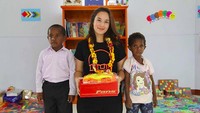 Apa yang Chelsea Islan lakukan, layak diacungi jempol. Sebagai public figure, dia turut membantu saudara-saudara kita di Papua sana (chelseaislan/Instagram)