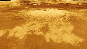 Tim Ilmuwan dari Universitas Toronto juga menyebutkan bahwa dua awak Falcon Heavy ini dapat jatuh ke Venus dalam satu juta tahun ke depan, dengan kemungkinan 2,5%. (Foto: NASA)