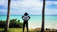 Dalam Instagram pribadinya, Lupita sering memposting fotonya tatkala sedang menghabiskan waktu di pantai. (lupitanyongo/Instagram)