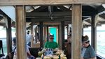 Lihat Gaya Cak Imin Kulineran dan Berpose Bersama Makanan