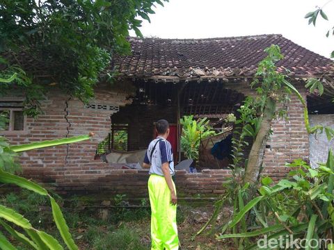 Puting Beliung Terjang 2 Desa di Banyuwangi, Puluhan Rumah Rusak 