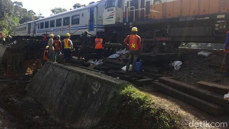 PT KAI: Jalur Rel Sukabumi-Bogor Sudah Aman untuk Dilintasi PT KAI: Jalur Rel Sukabumi-Bogor Sudah Aman untuk Dilintasi