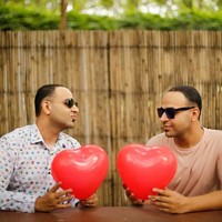 Dan sosok tersebut adalah dirinya sendiri. Melalui sejumlah foto couple, Nikhil ingin menunjukkan jika pasangan dan orang yang dicintainya saat ini adalah dirinya sendiri. Foto: Facebook Bhumika Bhatia