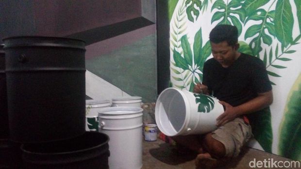 Bukan Hanya Kayu, Di Jepara Ada Furnitur Dari Limbah Drum Bekas