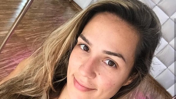 Potret Kekar Tubuh Rafaela, Wanita Cantik Juara Olahraga Pole Dance