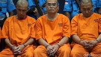 Dalam pengungkapan itu sebanyak 4 tersangka ditangkap yakni Chen Chung Nan, Chen Chin Tun, Huang Chin Nan dan Hsien Lai Fu. Keempat tersangka merupakan warga negara Taiwan.