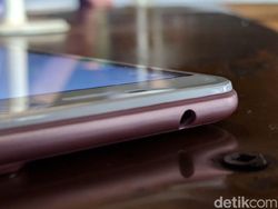 Menjajal Ponsel Selfie Lokal Rp 900 Ribu